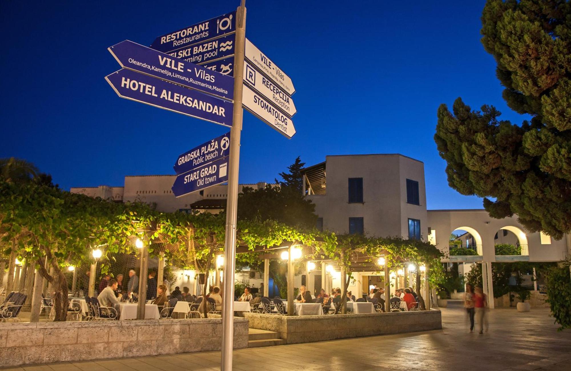 Hotel Slovenska Plaza Standard Budva Bagian luar foto