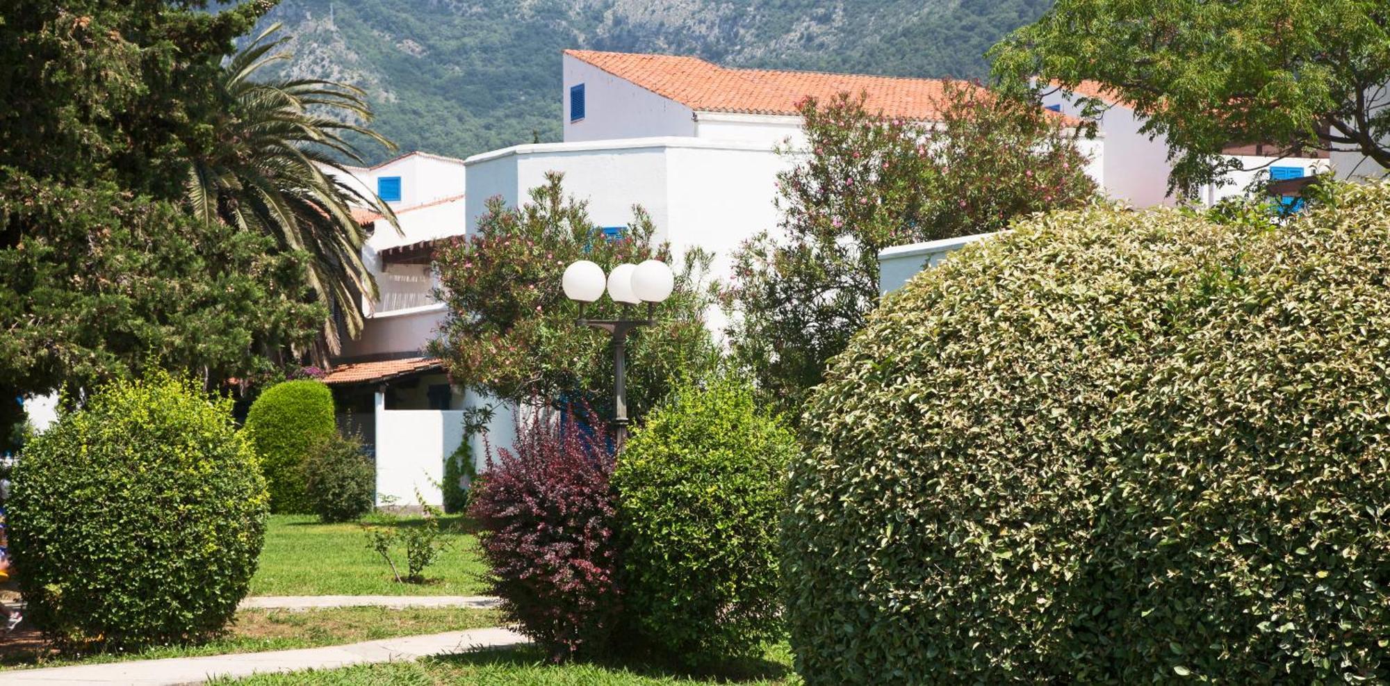 Hotel Slovenska Plaza Standard Budva Bagian luar foto
