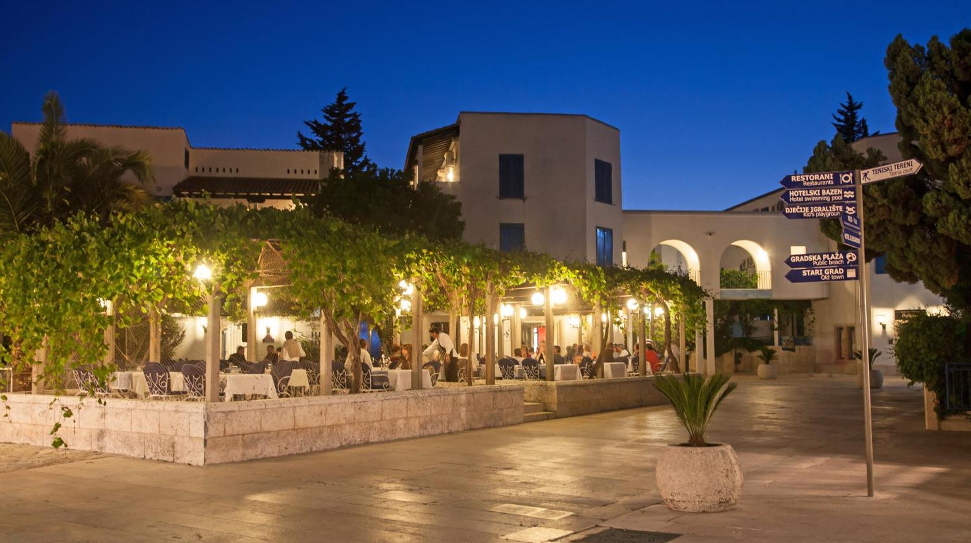 Hotel Slovenska Plaza Standard Budva Bagian luar foto
