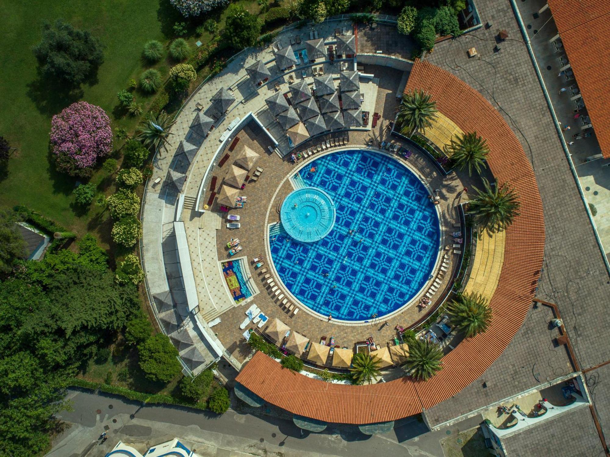 Hotel Slovenska Plaza Standard Budva Bagian luar foto