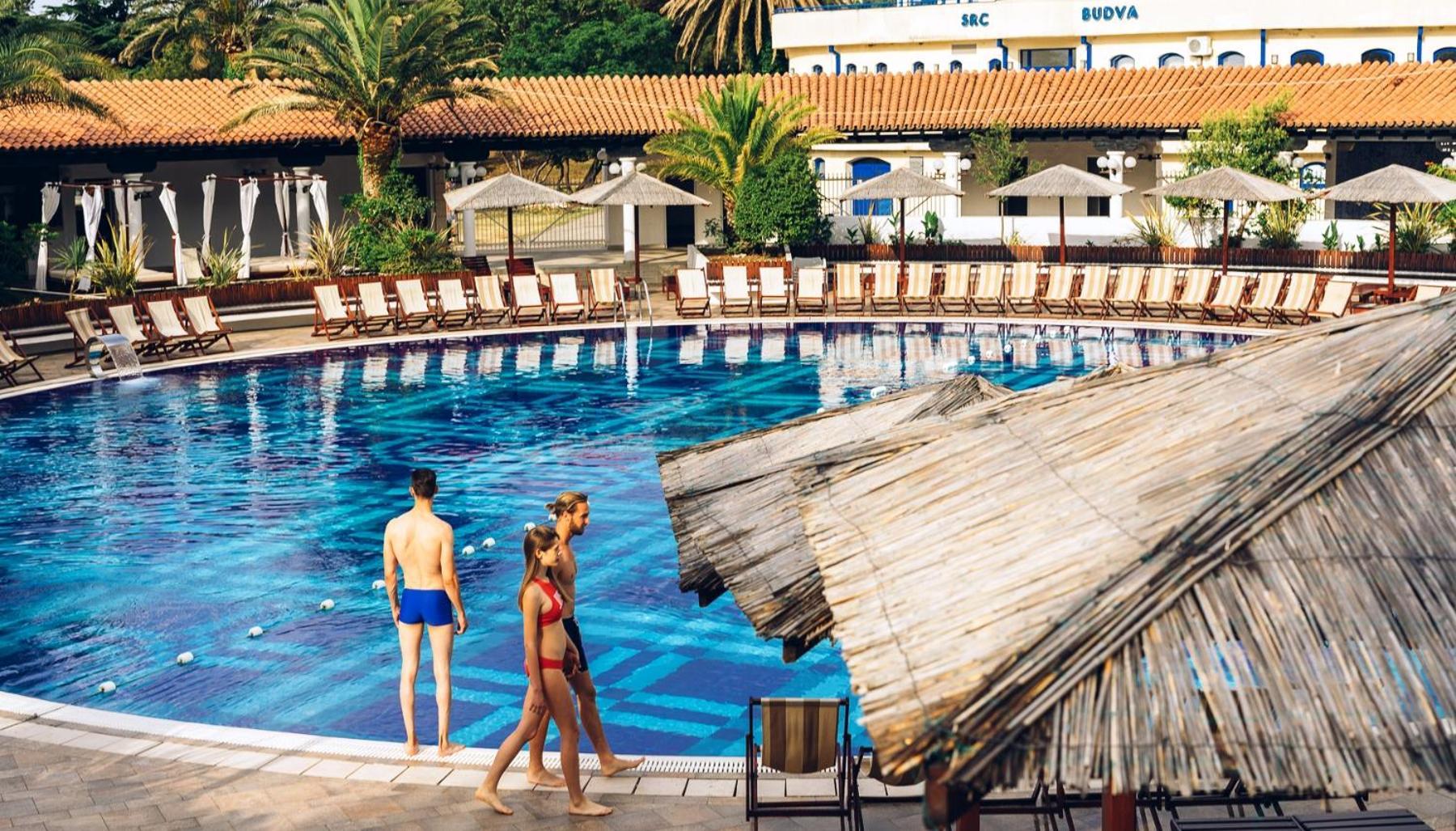 Hotel Slovenska Plaza Standard Budva Bagian luar foto