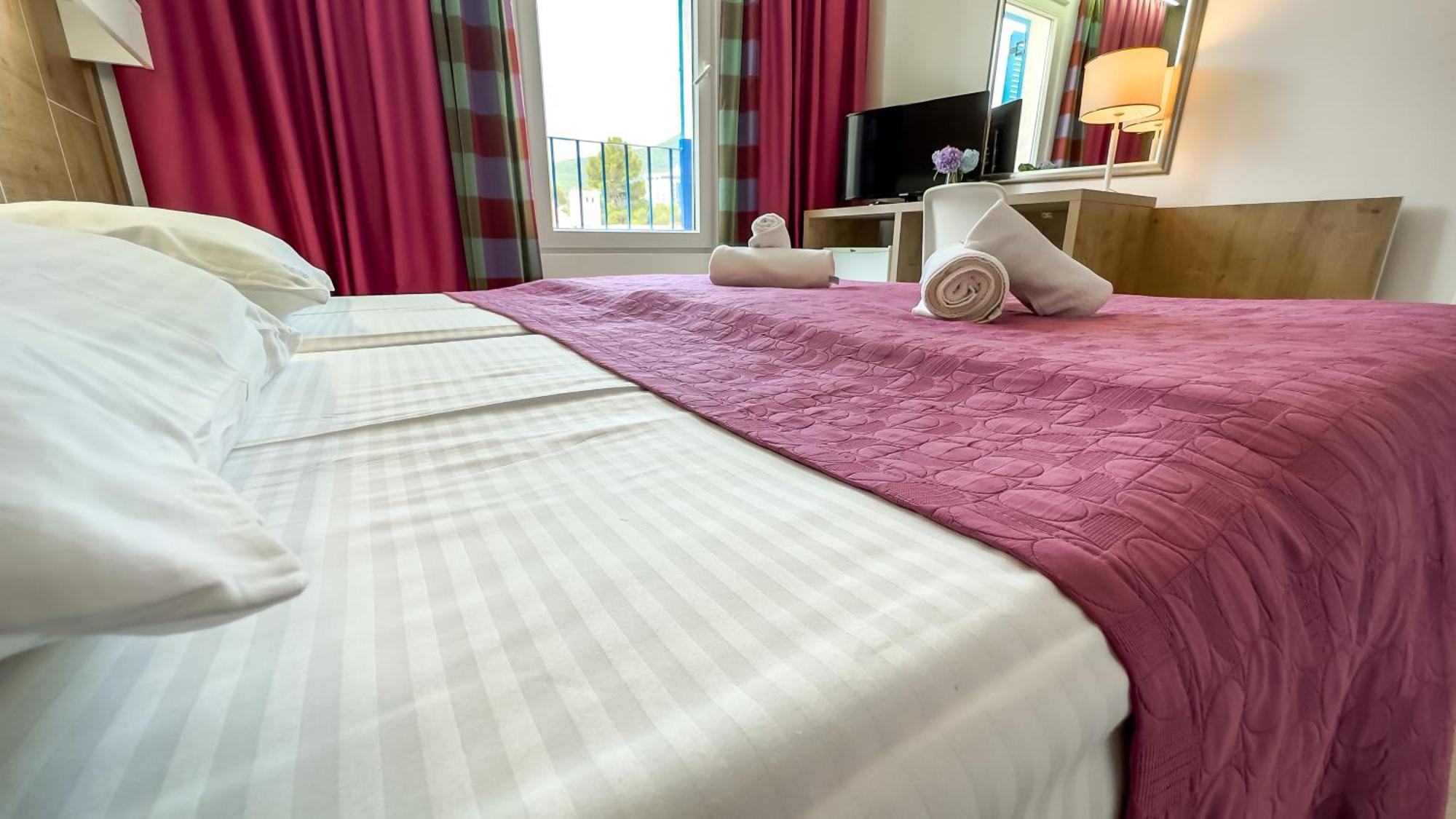 Hotel Slovenska Plaza Standard Budva Bagian luar foto