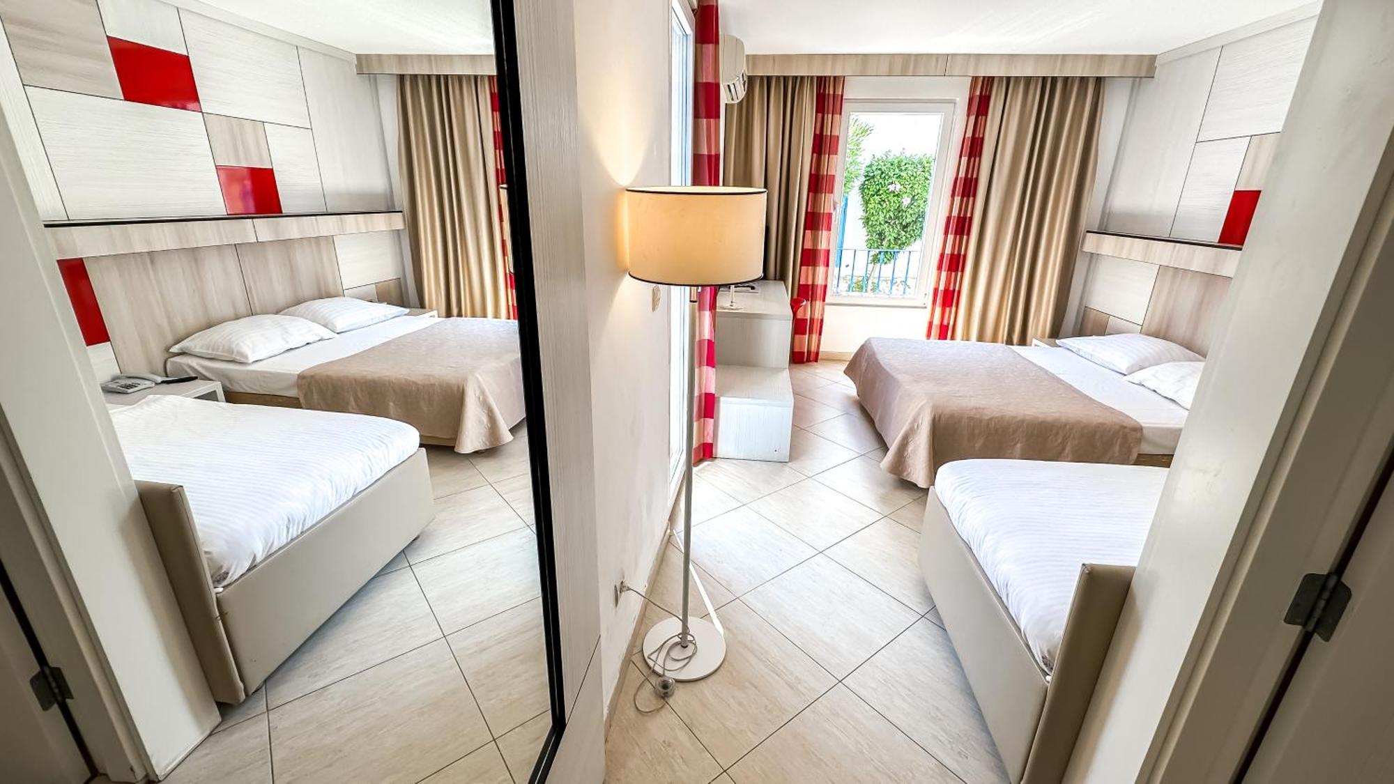 Hotel Slovenska Plaza Standard Budva Bagian luar foto
