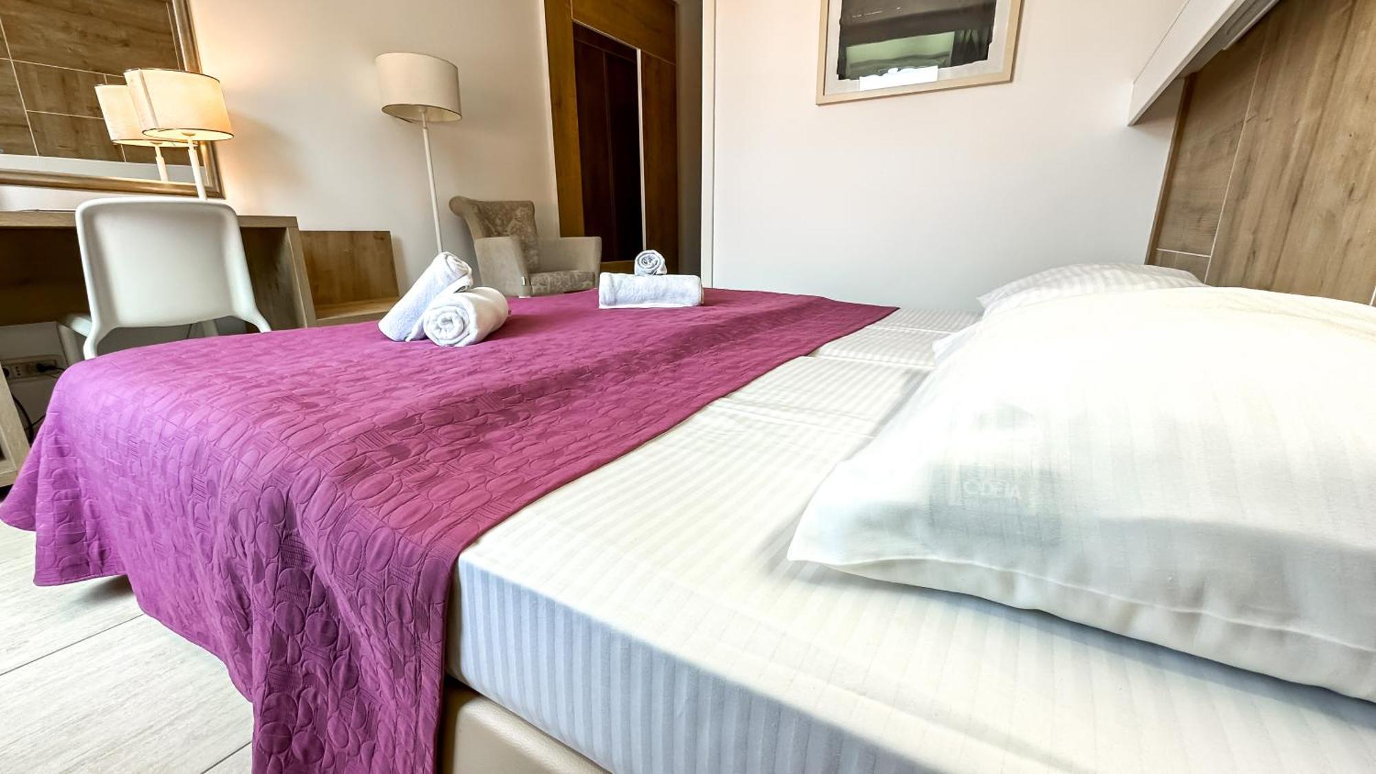 Hotel Slovenska Plaza Standard Budva Bagian luar foto