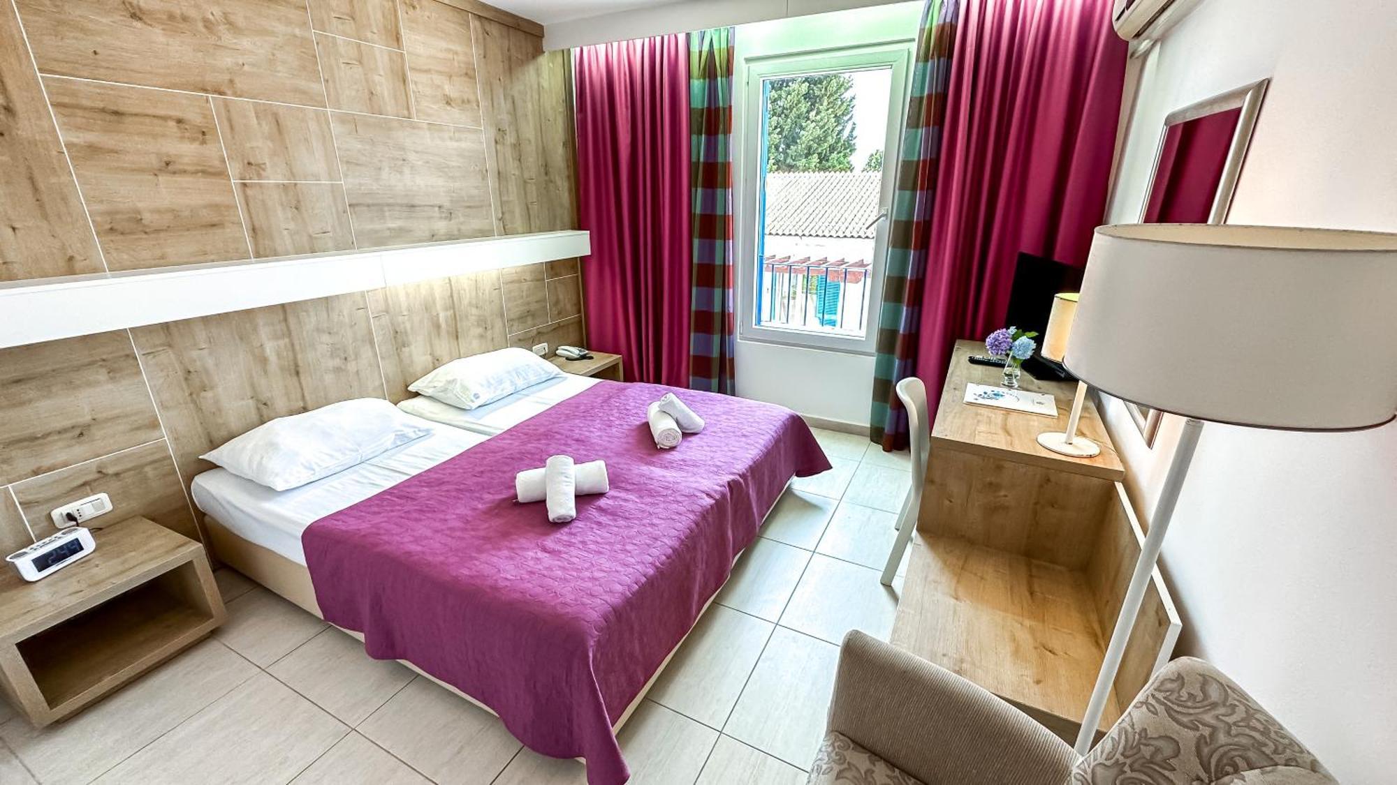 Hotel Slovenska Plaza Standard Budva Bagian luar foto