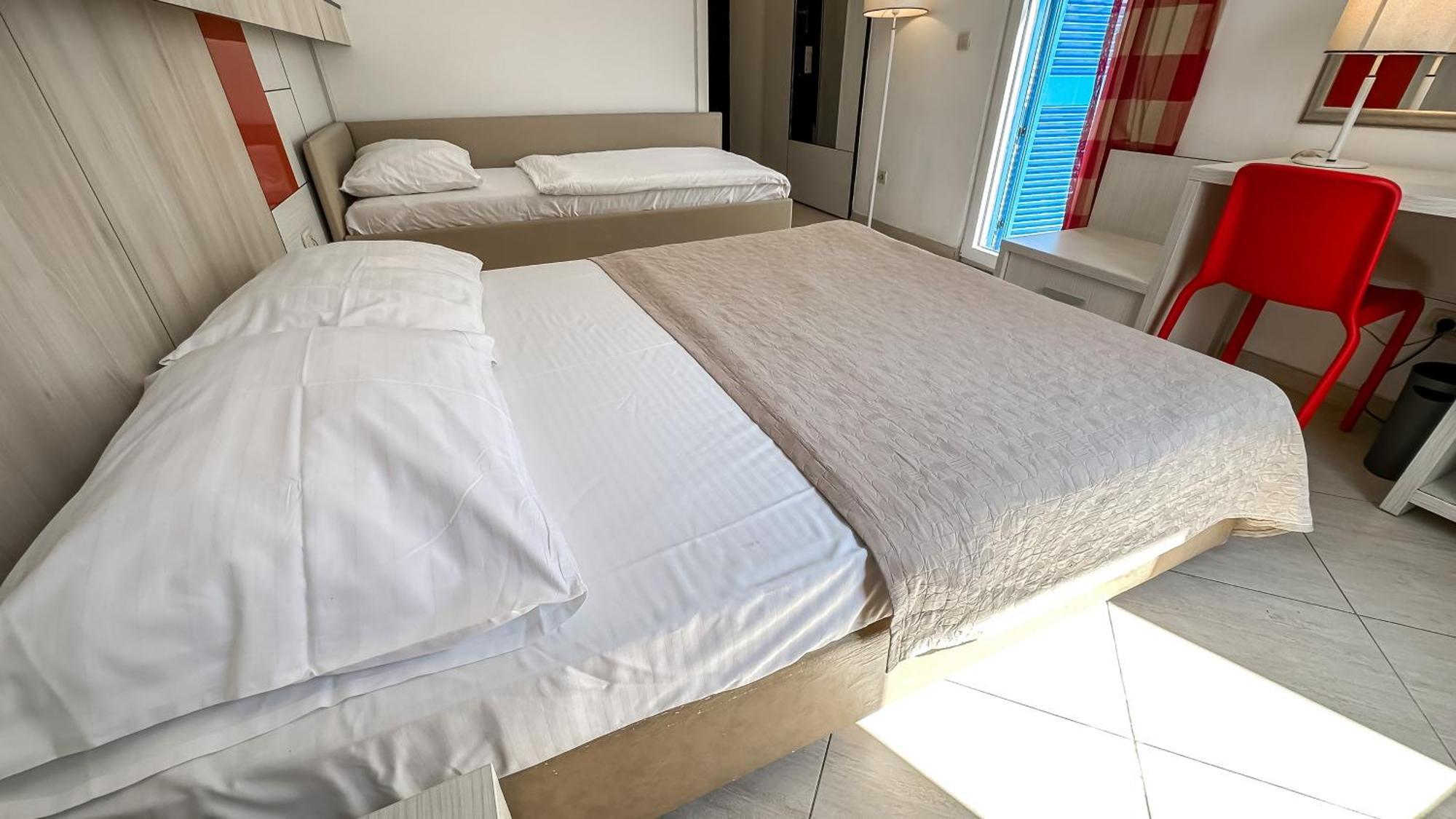 Hotel Slovenska Plaza Standard Budva Bagian luar foto