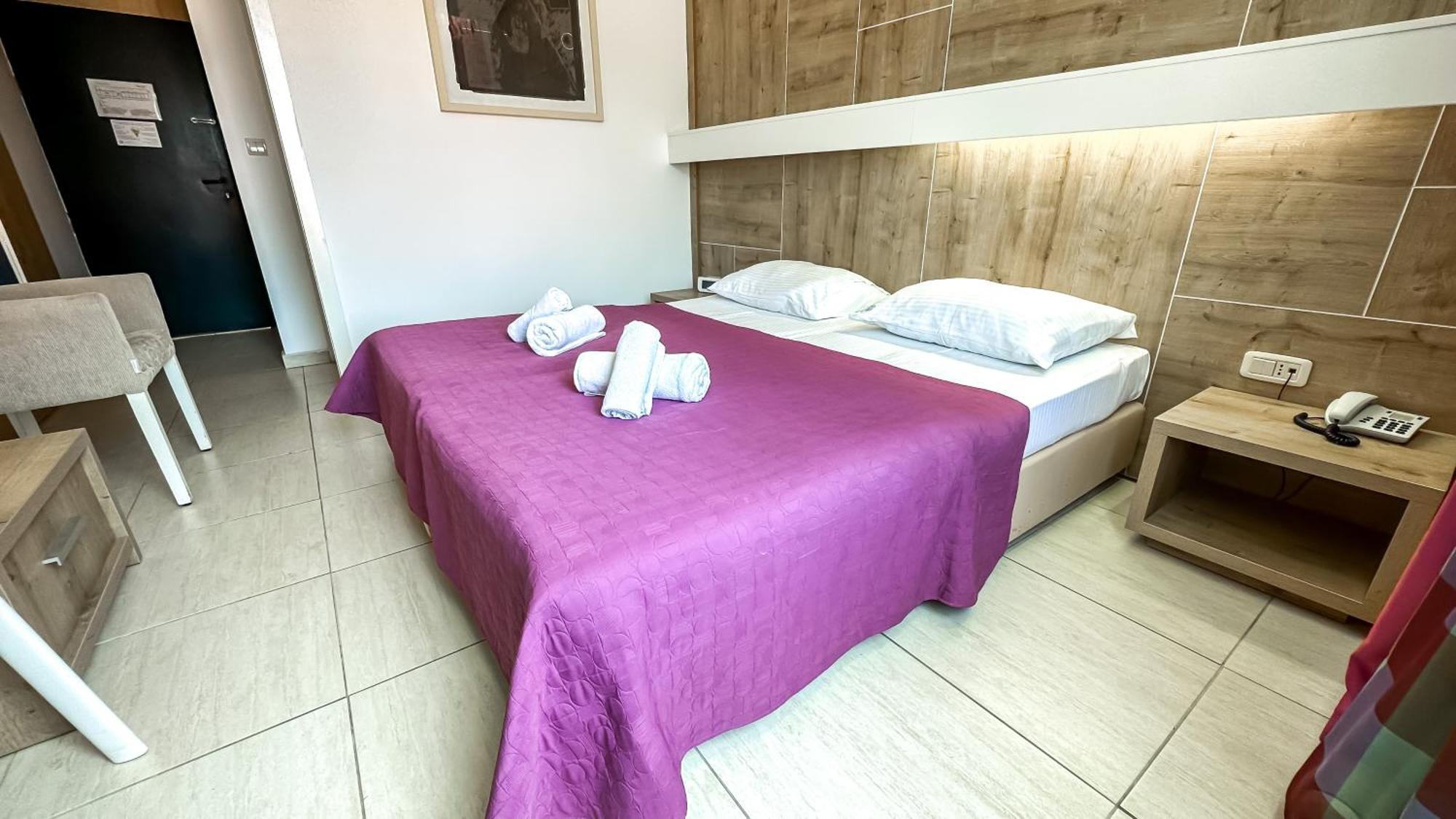 Hotel Slovenska Plaza Standard Budva Bagian luar foto