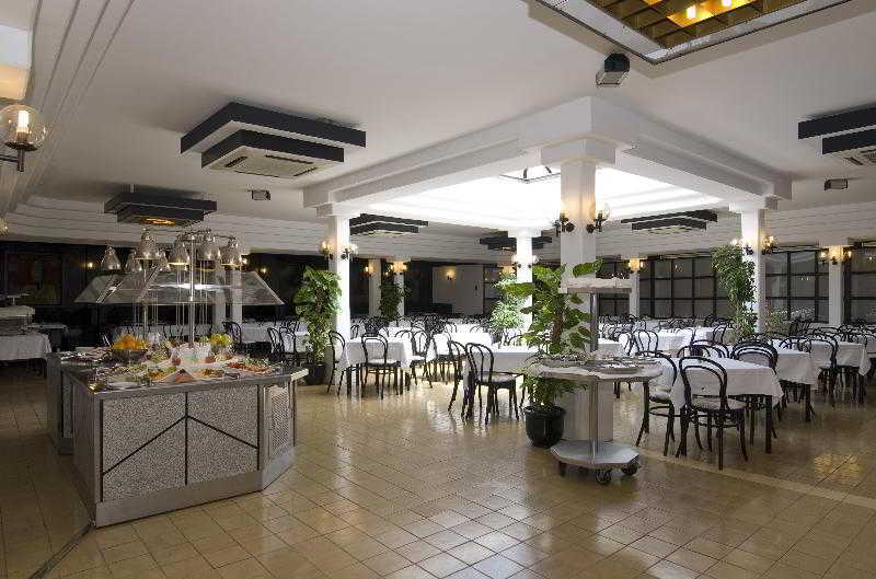 Hotel Slovenska Plaza Standard Budva Bagian luar foto