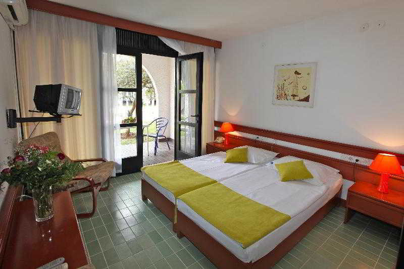 Hotel Slovenska Plaza Standard Budva Bagian luar foto